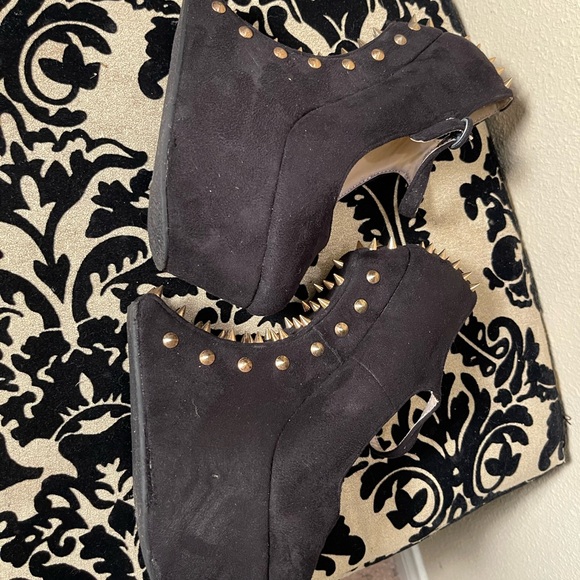 Heel-less, Buckle, Anti-gravity, Platform Spiked Wedge Heels - Picture 12 of 14